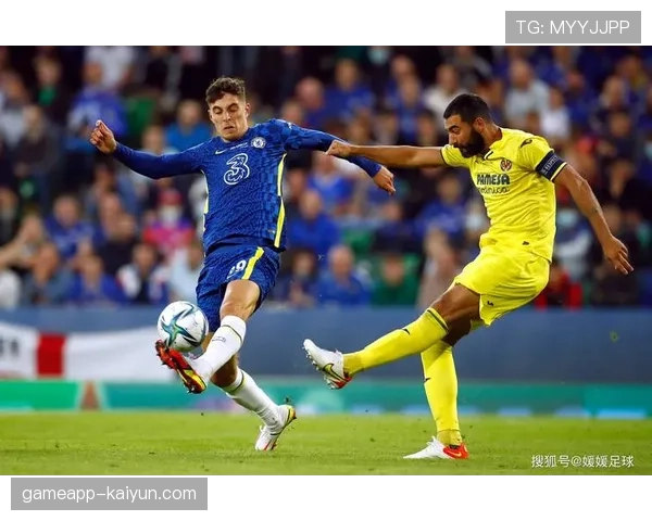 加的斯主帅在训练中试验5-3-2阵型，旨在封锁对手惯用的肋部进攻通道